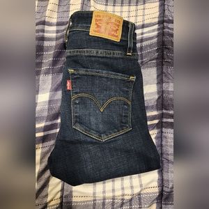 Levi 721 high rise skinny size 27W32L